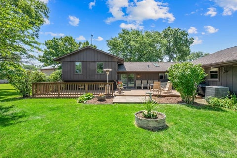 Tiny photo for 152 Jacquelyn Drive, Bensenville, IL 60106 (MLS # 12725198)