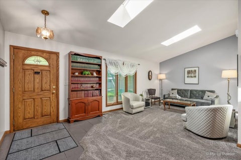 Tiny photo for 152 Jacquelyn Drive, Bensenville, IL 60106 (MLS # 12725198)