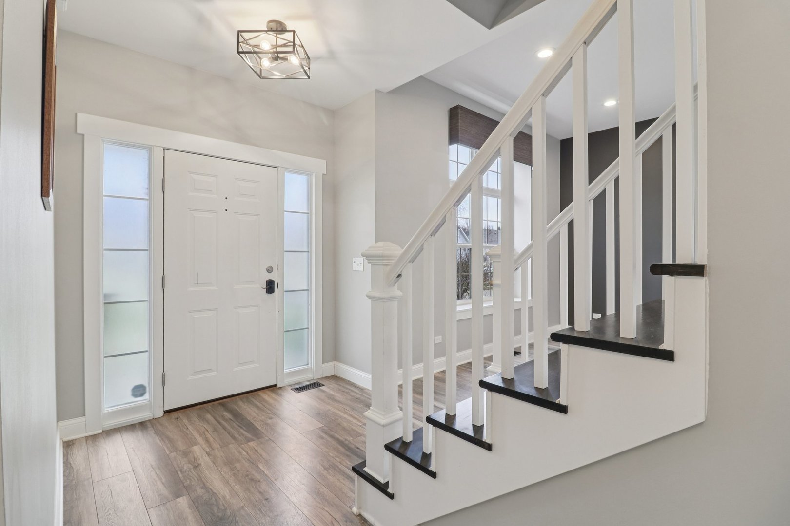 220 S Glenbrook Trail