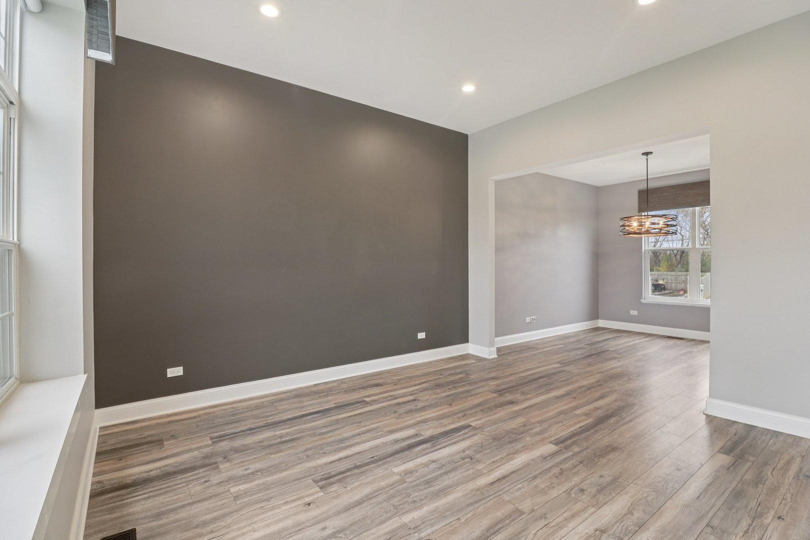 220 S Glenbrook Trail