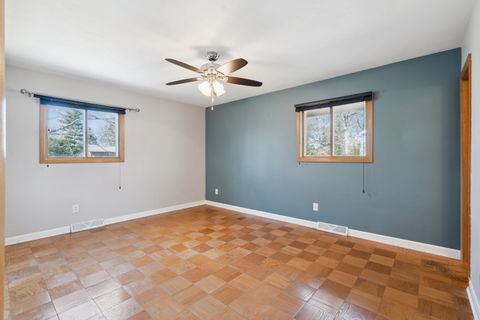 Tiny photo for 5019 34th Avenue A, Moline, IL 61265 (MLS # 12603335)