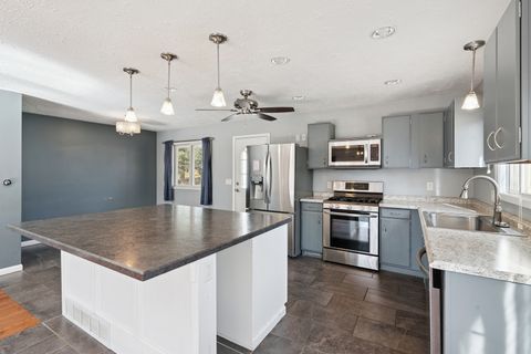 Tiny photo for 5019 34th Avenue A, Moline, IL 61265 (MLS # 12603335)