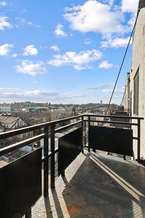 Tiny photo for 2317 W Wolfram Street #513, Chicago, IL 60618 (MLS # 12569712)