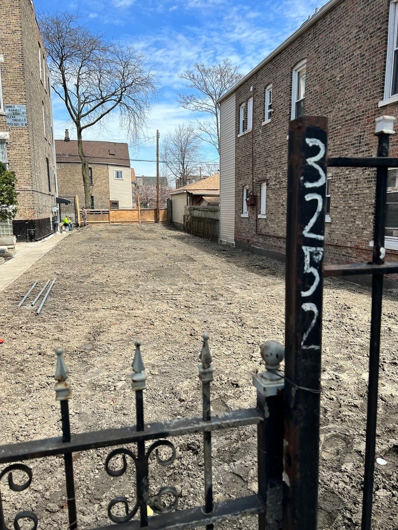 3252 W 23rd Street