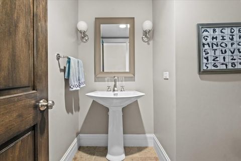 Tiny photo for 601 Linden Avenue, Wilmette, IL 60091 (MLS # 12487724)