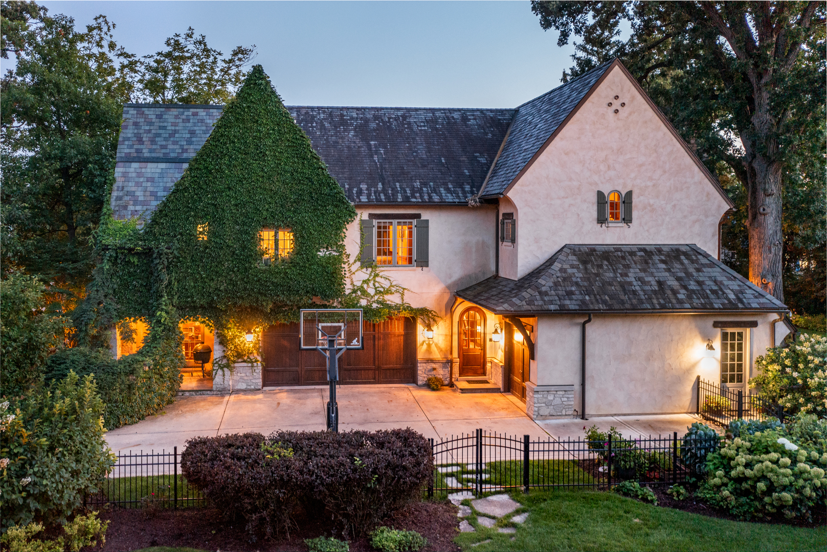 21 Forest Avenue