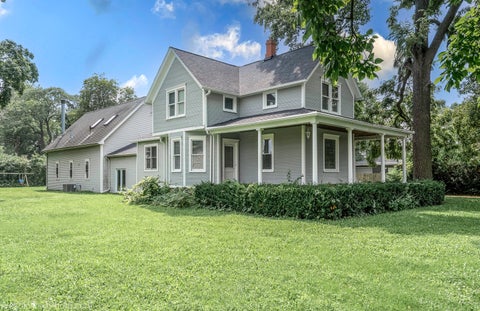 Tiny photo for 1961 Miner Street, Des Plaines, IL 60016 (MLS # 12735029)