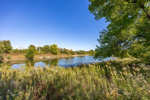 Tiny photo for 915 Carlisle Avenue, Westmont, IL 60559 (MLS # 12478257)
