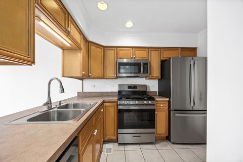 Tiny photo for 915 Carlisle Avenue, Westmont, IL 60559 (MLS # 12478257)