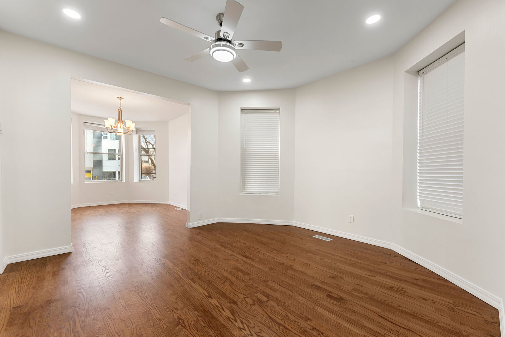 2630 N Hamlin Avenue 1