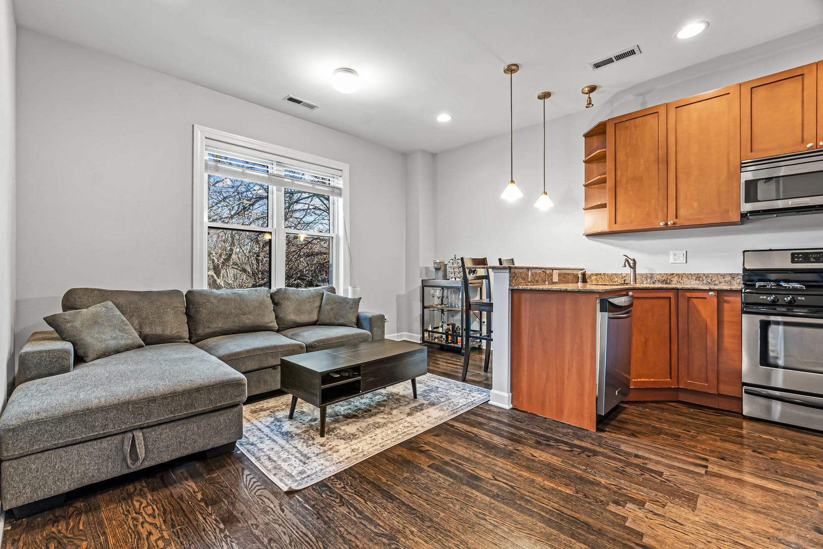 3904 N WOLCOTT Avenue 2