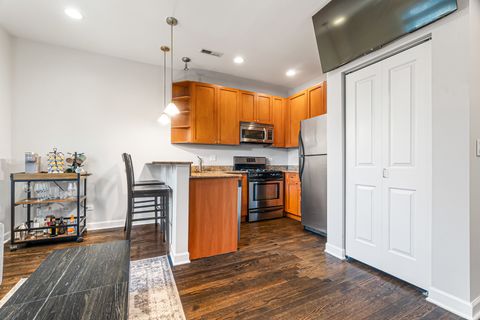 Tiny photo for 3904 N WOLCOTT Avenue #2, Chicago, IL 60613 (MLS # 12545375)
