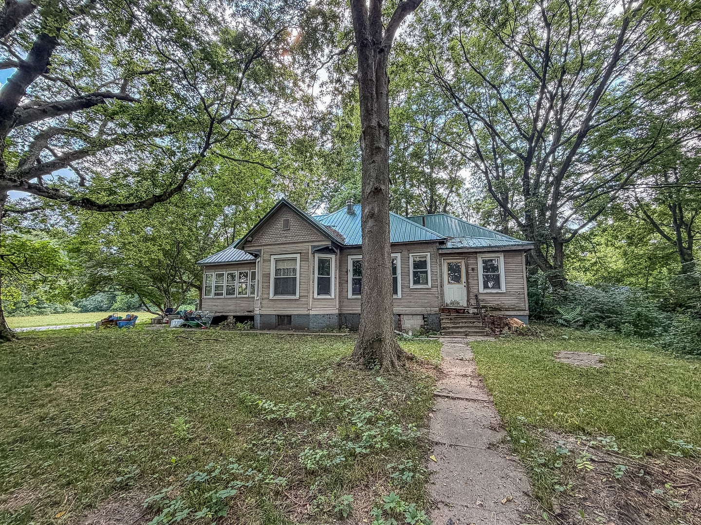 364 E Franklin Street