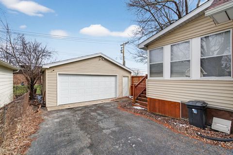 Tiny photo for 16827 GLEN OAKS Drive, Country Club Hills, IL 60478 (MLS # 12595110)