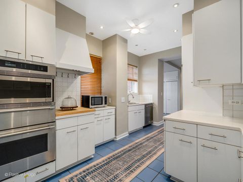 Tiny photo for 421 W Melrose Street #21AD, Chicago, IL 60657 (MLS # 12442695)