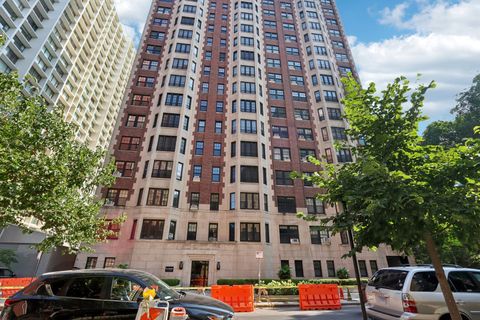 Photo of 421 W Melrose Street #21AD, Chicago, IL 60657 (MLS # 12442695)