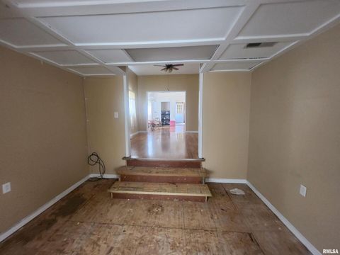 Tiny photo for 209 S MAIN Street, Pinckneyville, IL 62274 (MLS # EB459026)