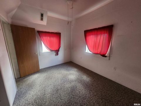 Tiny photo for 209 S MAIN Street, Pinckneyville, IL 62274 (MLS # EB459026)