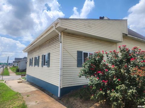 Tiny photo for 209 S MAIN Street, Pinckneyville, IL 62274 (MLS # EB459026)