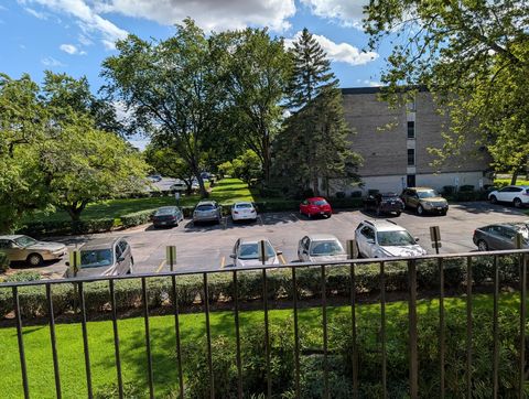 Tiny photo for 2315 E OLIVE Street #2G, Arlington Heights, IL 60004 (MLS # 12451475)