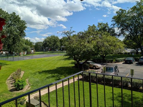 Tiny photo for 2315 E OLIVE Street #2G, Arlington Heights, IL 60004 (MLS # 12451475)