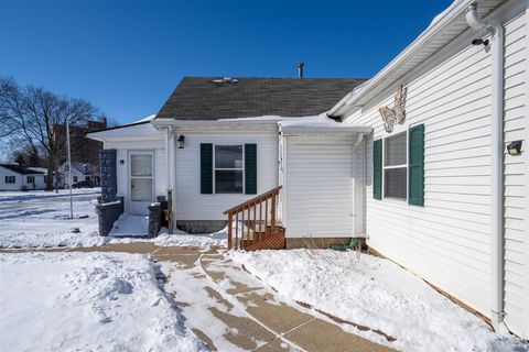 Tiny photo for 817 W Madison Street, Pontiac, IL 61764 (MLS # 12546621)