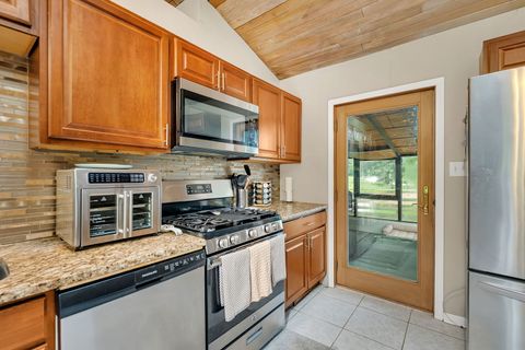 Tiny photo for 21400 Lisa Lane, Steger, IL 60475 (MLS # 12444678)