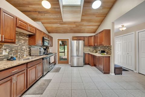 Tiny photo for 21400 Lisa Lane, Steger, IL 60475 (MLS # 12444678)