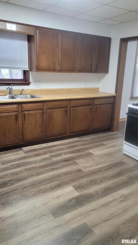 Tiny photo for 211 W Bryan Street, Herrin, IL 62948 (MLS # EB456944)