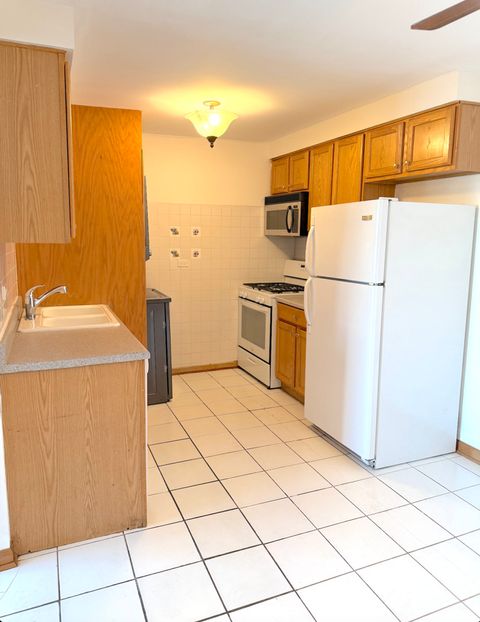 Tiny photo for 9407 S Roberts Road #3SE, Hickory Hills, IL 60457 (MLS # 12565788)