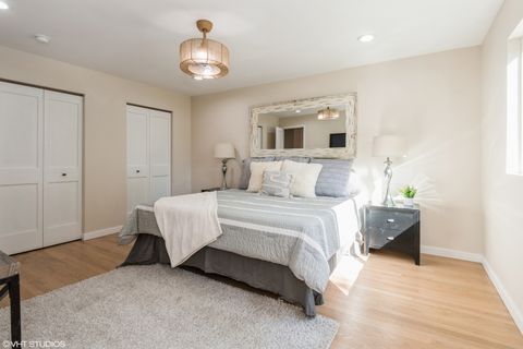 Tiny photo for 725 Locust Road, Wilmette, IL 60091 (MLS # 12489371)
