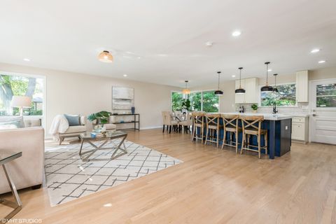 Tiny photo for 725 Locust Road, Wilmette, IL 60091 (MLS # 12489371)