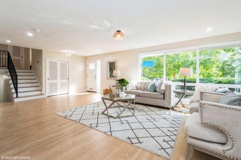 Tiny photo for 725 Locust Road, Wilmette, IL 60091 (MLS # 12489371)