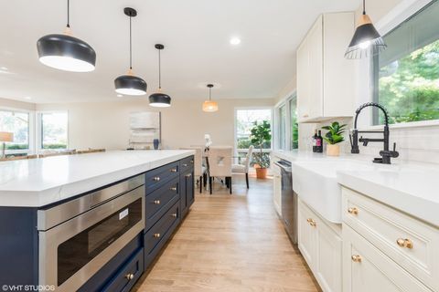 Tiny photo for 725 Locust Road, Wilmette, IL 60091 (MLS # 12489371)