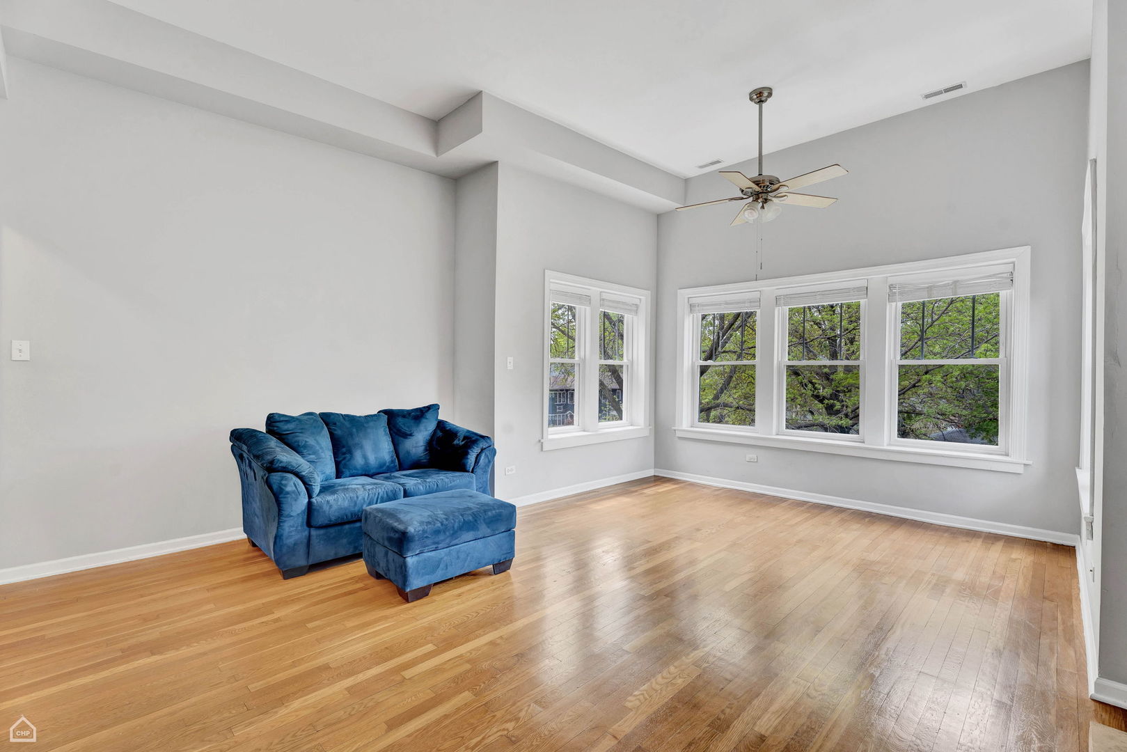 166 N Humphrey Avenue 3N