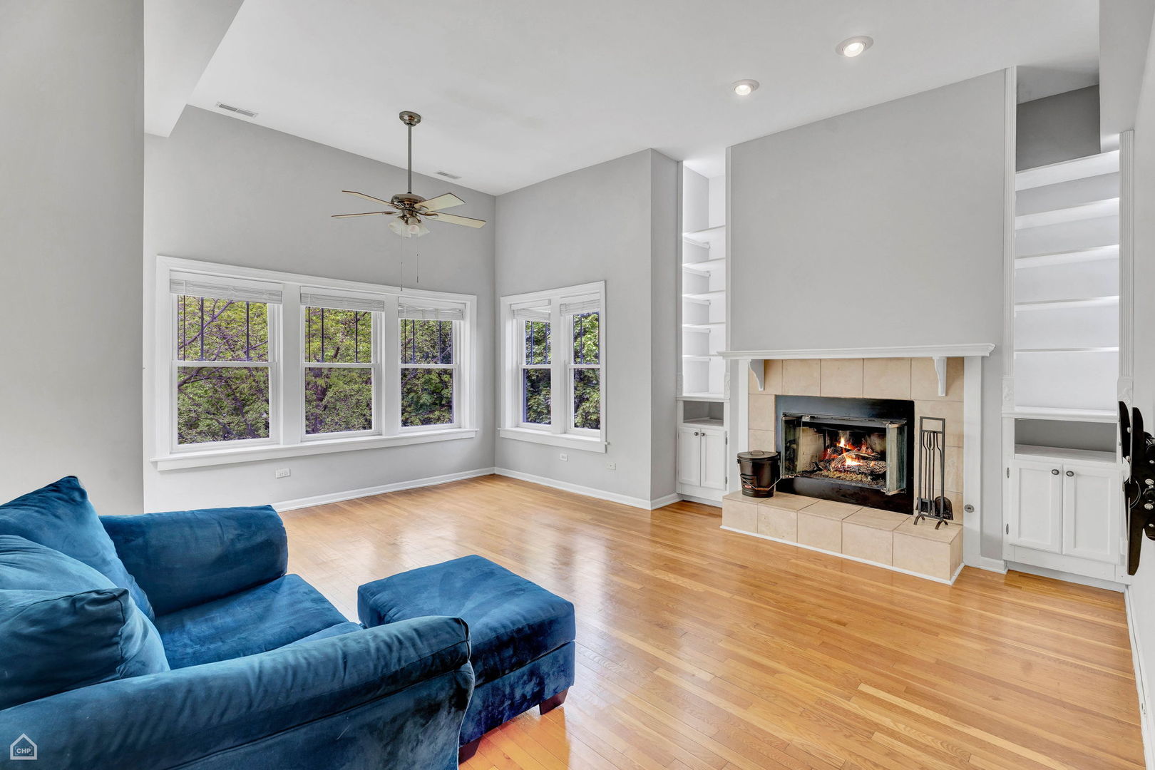 166 N Humphrey Avenue 3N