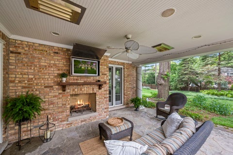 Tiny photo for 630 S Beverly Lane, Arlington Heights, IL 60005 (MLS # 12742684)