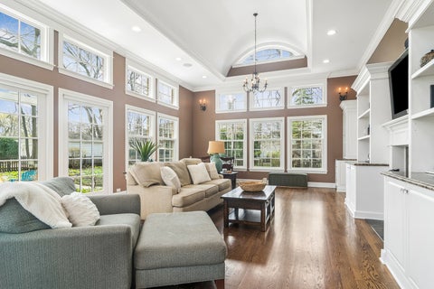Tiny photo for 630 S Beverly Lane, Arlington Heights, IL 60005 (MLS # 12742684)
