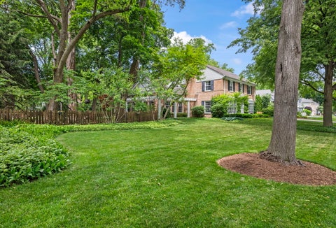 Tiny photo for 630 S Beverly Lane, Arlington Heights, IL 60005 (MLS # 12742684)