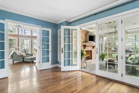 Tiny photo for 630 S Beverly Lane, Arlington Heights, IL 60005 (MLS # 12742684)