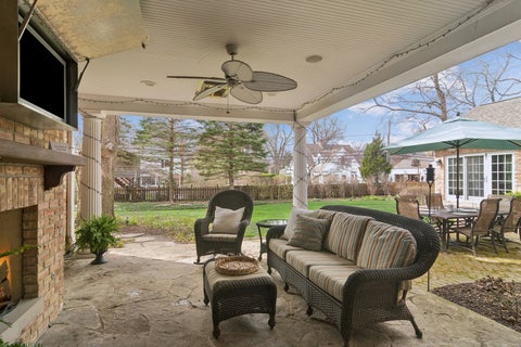 Tiny photo for 630 S Beverly Lane, Arlington Heights, IL 60005 (MLS # 12742684)
