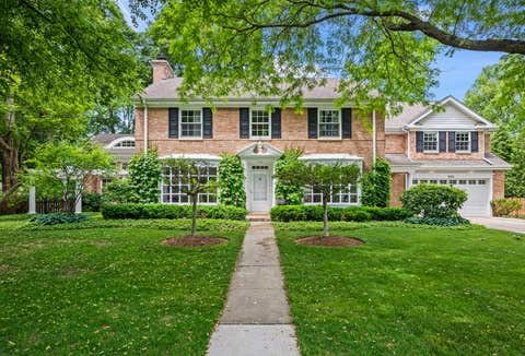 Photo of 630 S Beverly Lane, Arlington Heights, IL 60005 (MLS # 12742684)