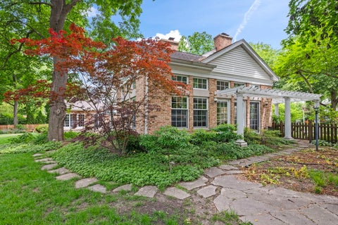 Tiny photo for 630 S Beverly Lane, Arlington Heights, IL 60005 (MLS # 12742684)