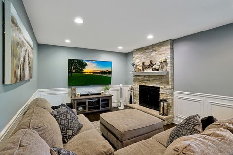 Tiny photo for 562 Revere Avenue, Westmont, IL 60559 (MLS # 12475706)