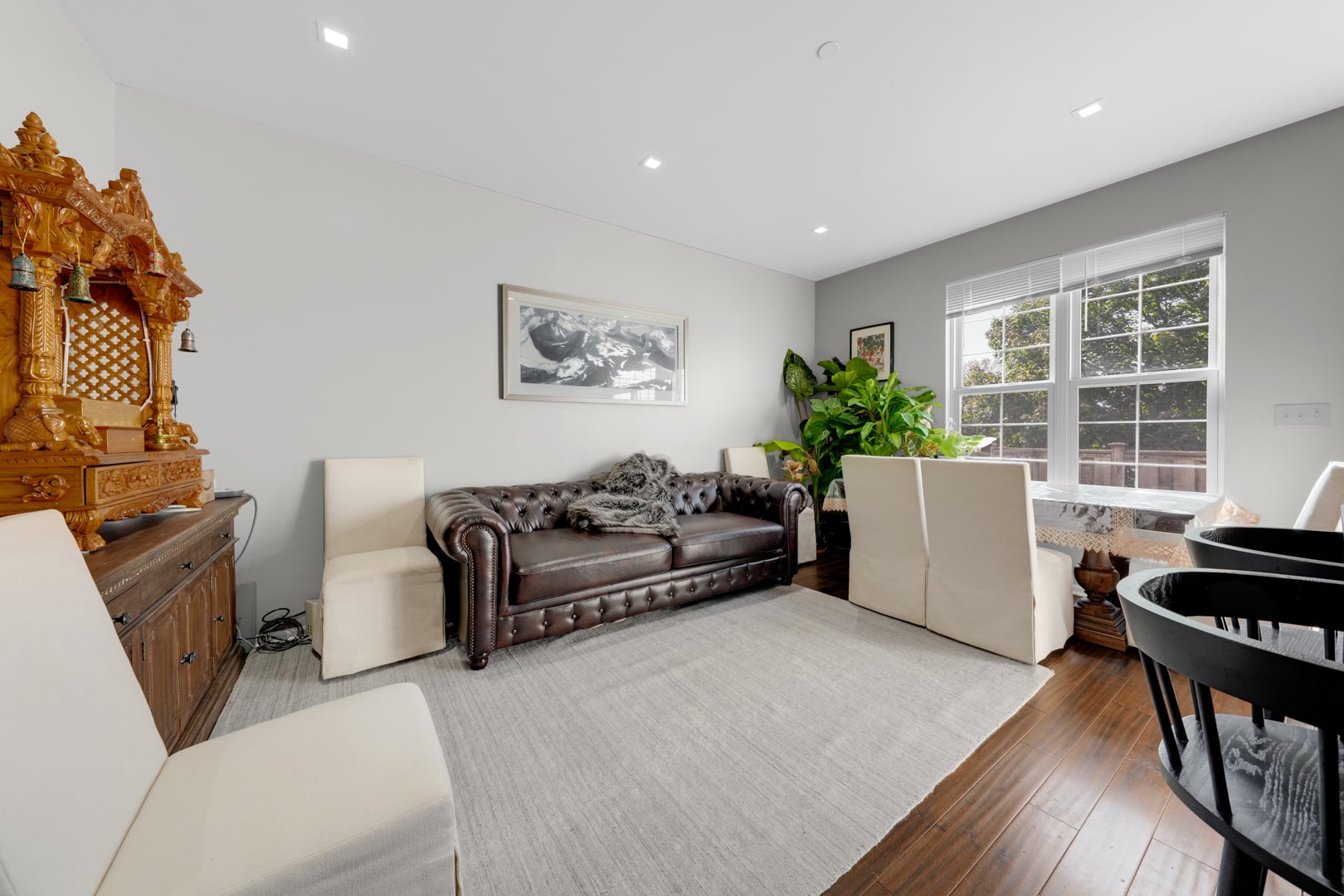 2537 Waterbury Lane