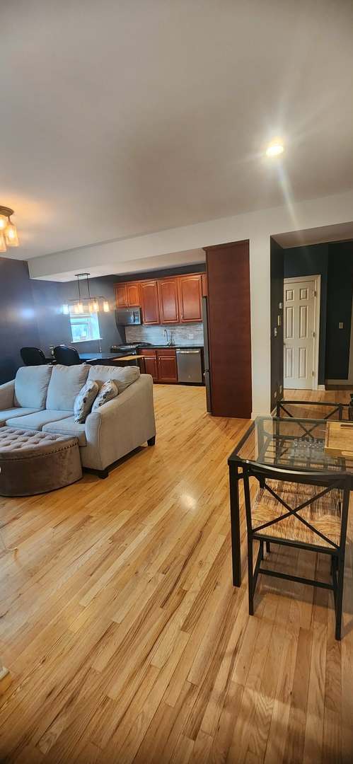 6324 S Kimbark Avenue 405