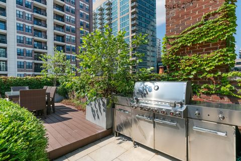 Tiny photo for 446 W Huron Street, Chicago, IL 60654 (MLS # 12502577)