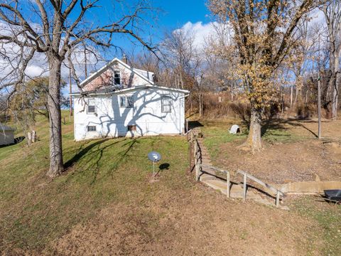Photo of 4028 Telegraph Road, Davenport, IA 52804 (MLS # 12581022)