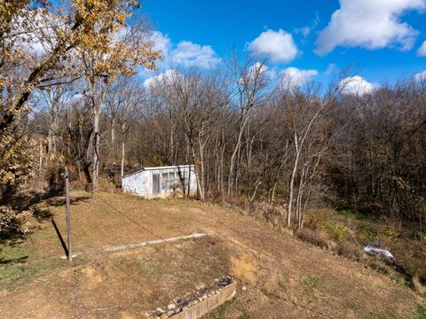 Tiny photo for 4028 Telegraph Road, Davenport, IA 52804 (MLS # 12581022)