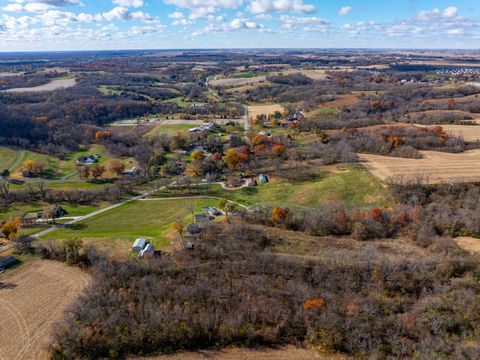 Tiny photo for 4028 Telegraph Road, Davenport, IA 52804 (MLS # 12581022)